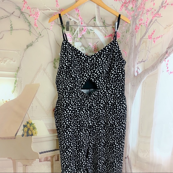 NWOT Eloquii Black White Jumpsuit with Cutout - Picture 4 of 11